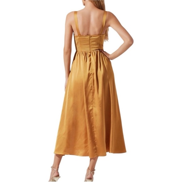 ASTR the Label Pleated Bodice Midi Dress in Gold SZ M NWOT - Picture 2 of 6
